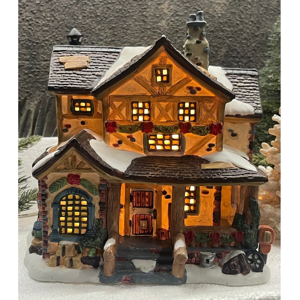 Santas Workbench PRESTWICK PLACE Towne Series 2004 Christmas Village Unboxed